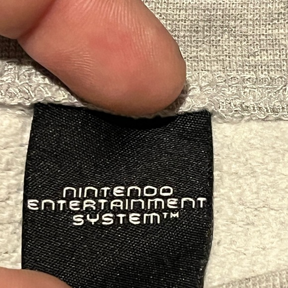 Nintendo Sweatshirt - Picture 3 of 8